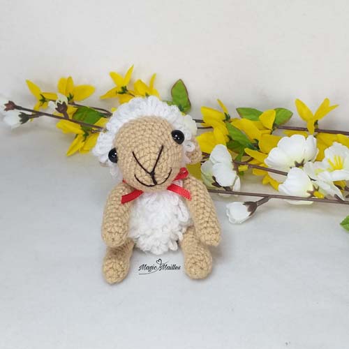 Nestor, le mouton à bouclettes