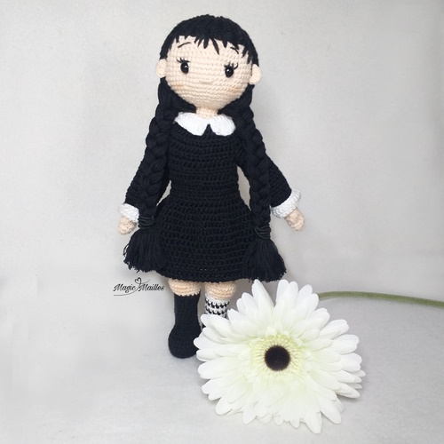 Poupée Mercredi Addams- Petit Modèle